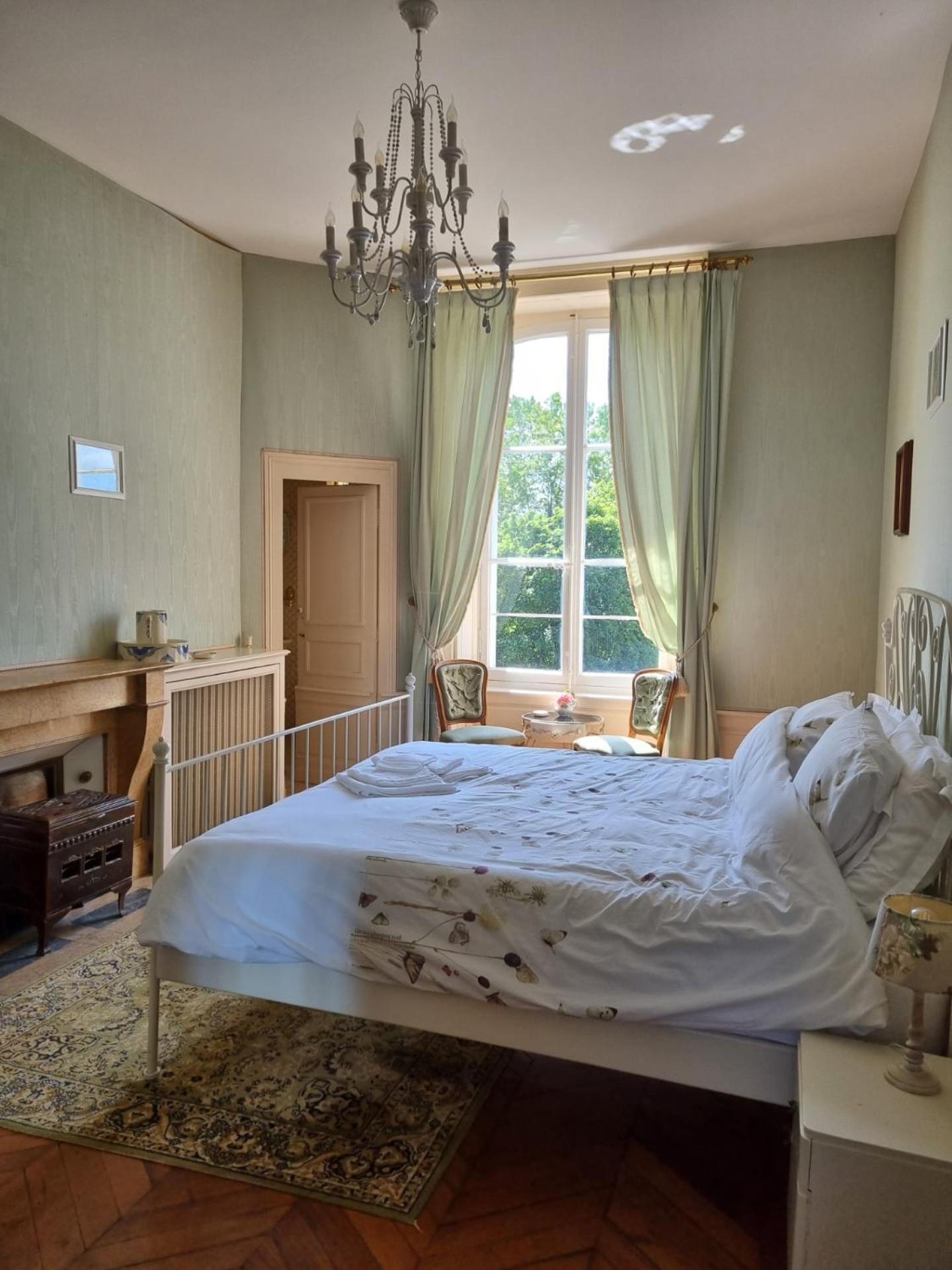 Chateau Le Plessis Semelay Phòng bức ảnh